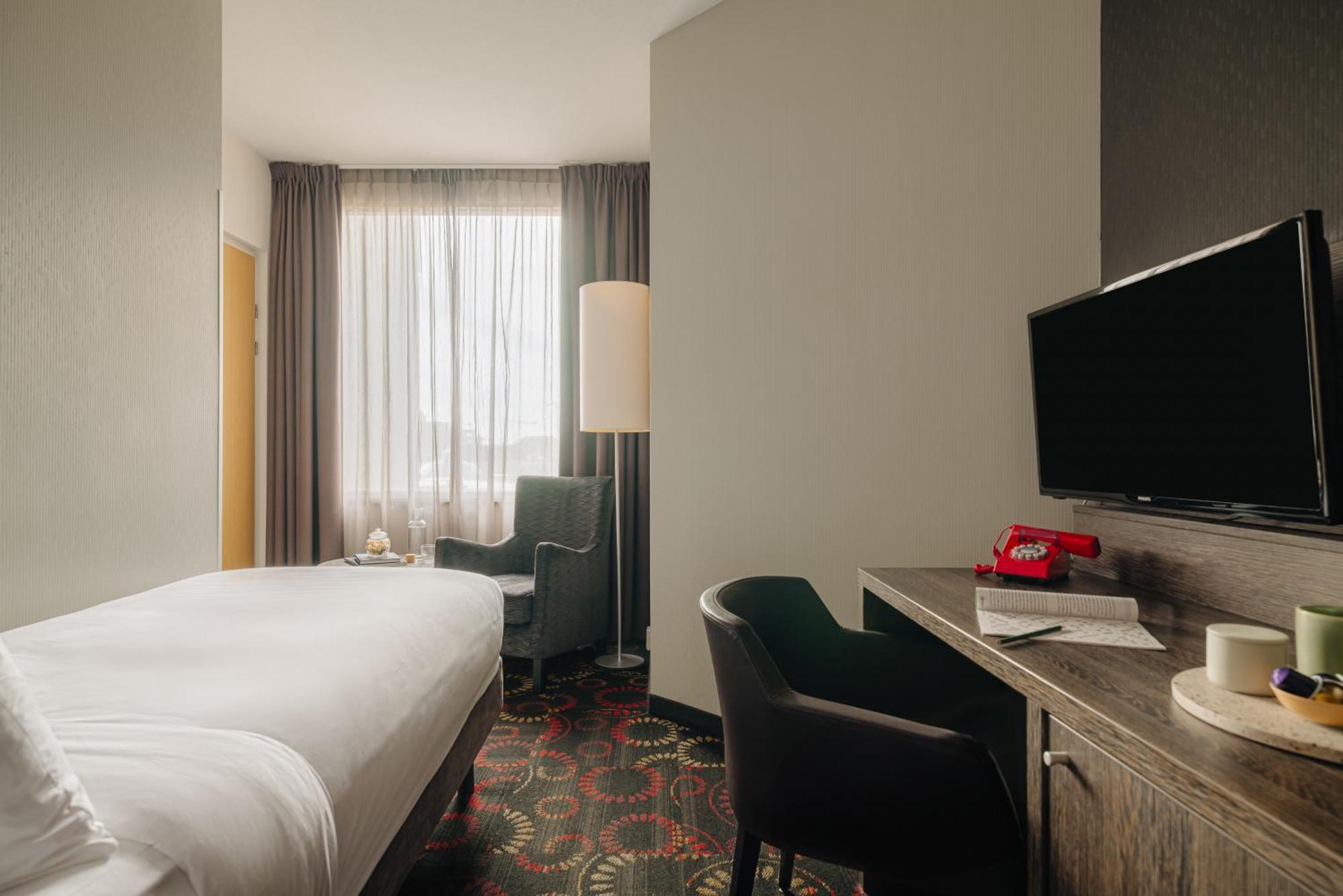 Leonardo Center Former Crown 4*